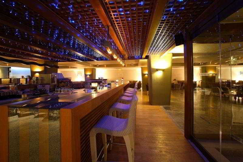 ซิเทีย บีช ซิตี้ รีสอร์ต แอนด์ สปา Hotel ซิเตีย ภายนอก รูปภาพ The bar at the Sky Bar