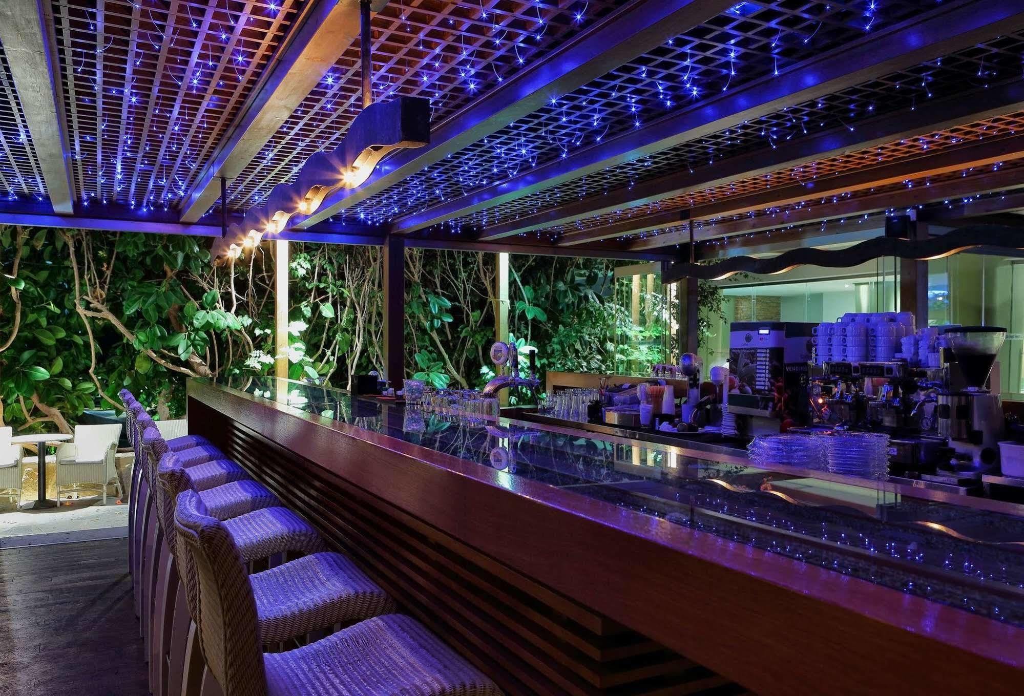 ซิเทีย บีช ซิตี้ รีสอร์ต แอนด์ สปา Hotel ซิเตีย ภายนอก รูปภาพ The bar at the Sky Bar